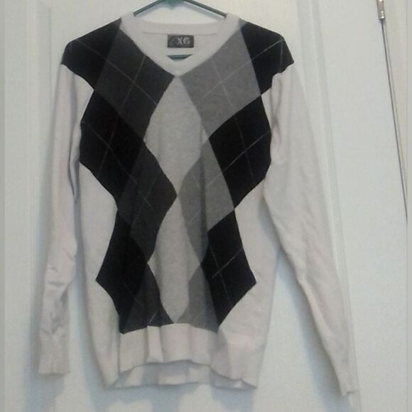 Medium XG Argyle V-Neck Sweater in Black & Gray” - Picture 1 of 4